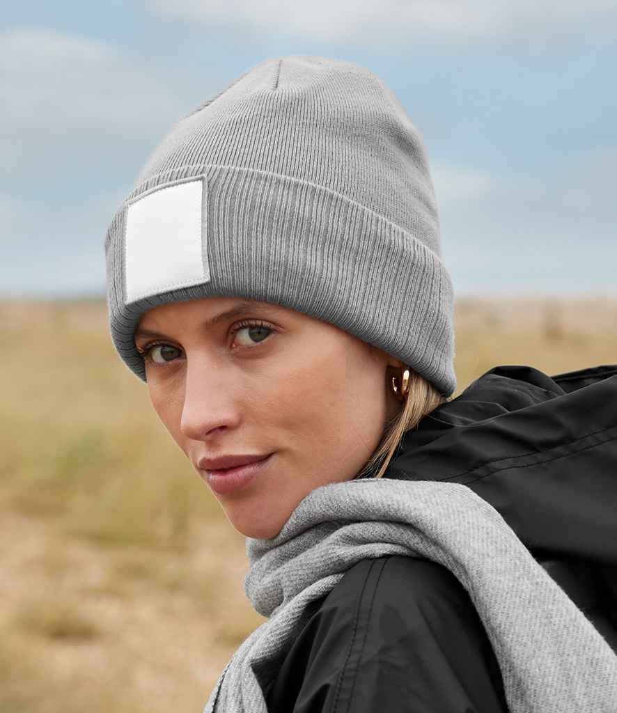 Beechfield Appliqué Patch Beanie - AS/WH
